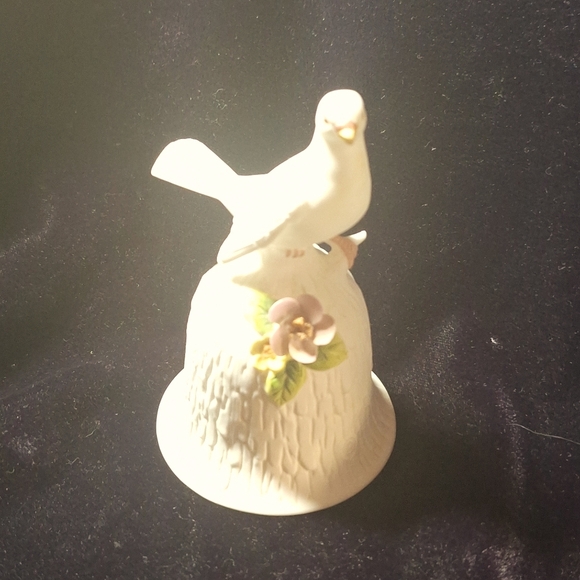 Towle bone china Dove bell - Picture 3 of 9